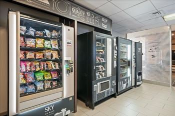 On-site micro market and refreshment area at sky on main